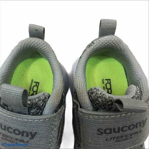 Girls Saucony Grey Liteform Low Tops Size 5 - Picture 4 of 10